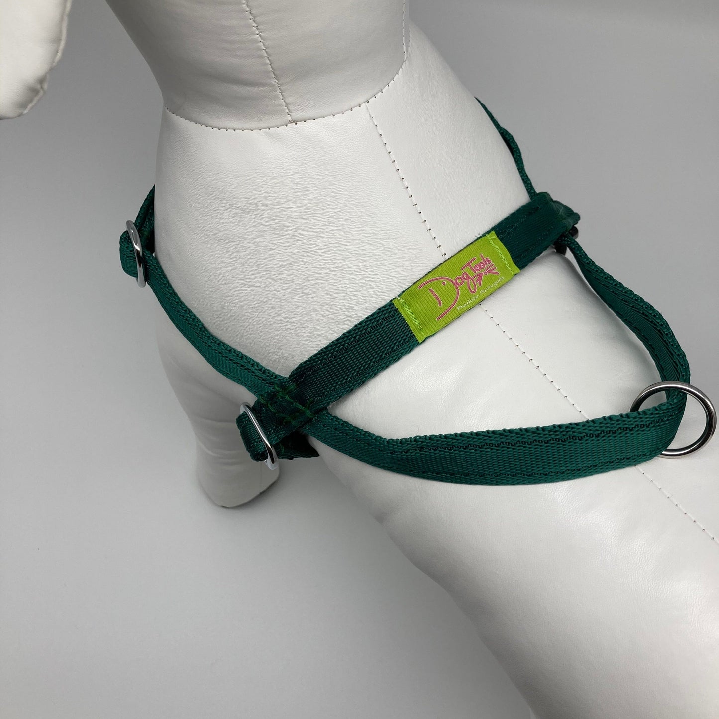 DogTools Geschirr von oben auf den Rücken gezeigt, mit einem Griff, um den Hund schnell zu greifen