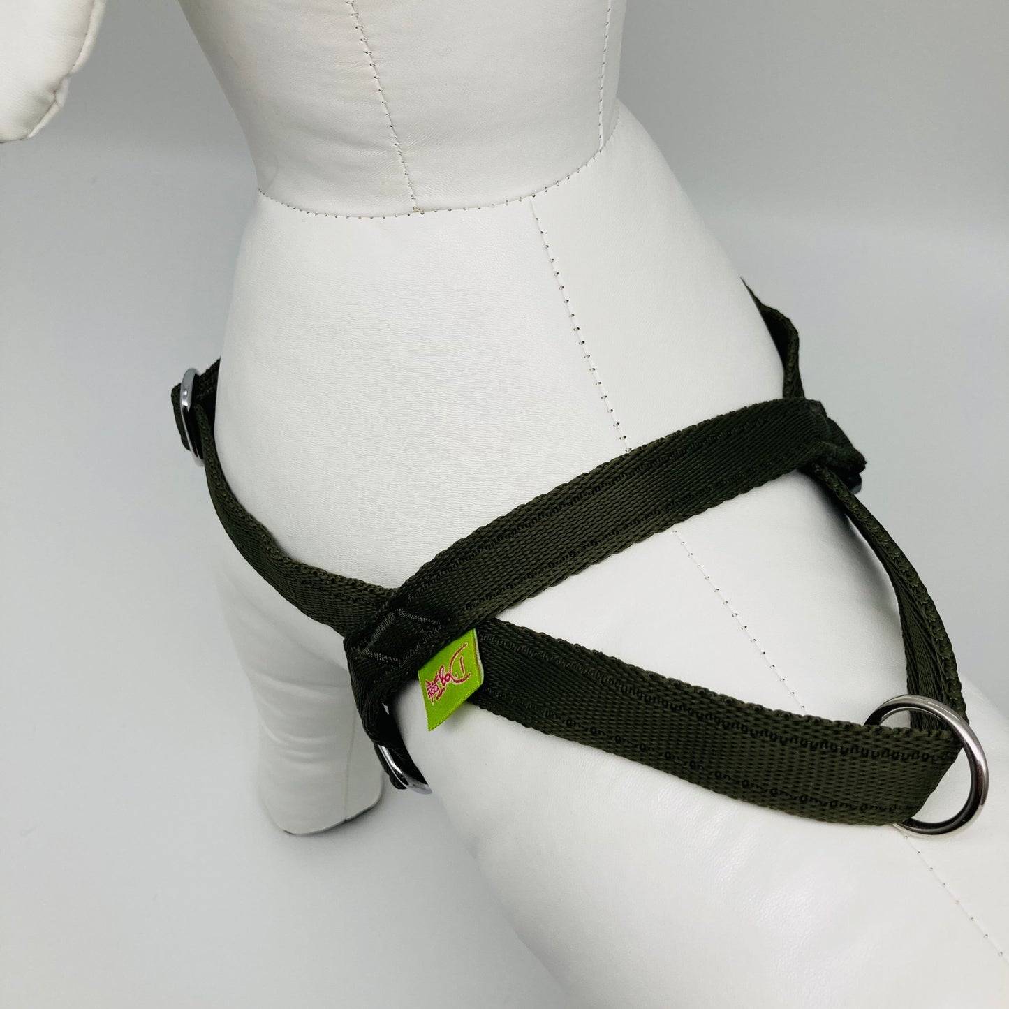 DogTools Geschirr von oben auf den Rücken gezeigt, mit einem Griff, um den Hund schnell zu greifen