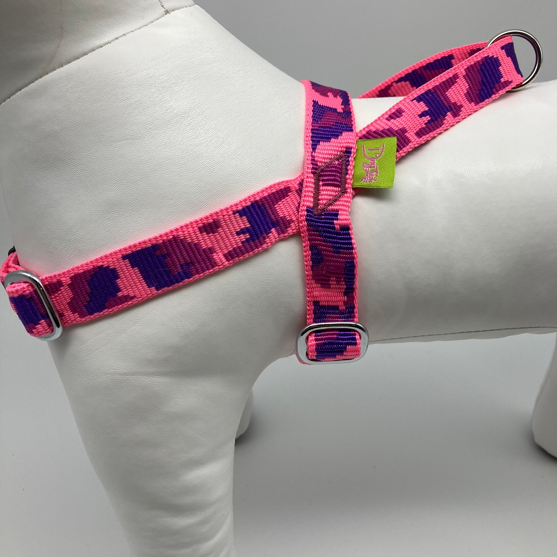 DogTools Hundegeschirr von der Seite gezeigt, mit korrosionsbeständig Materialien