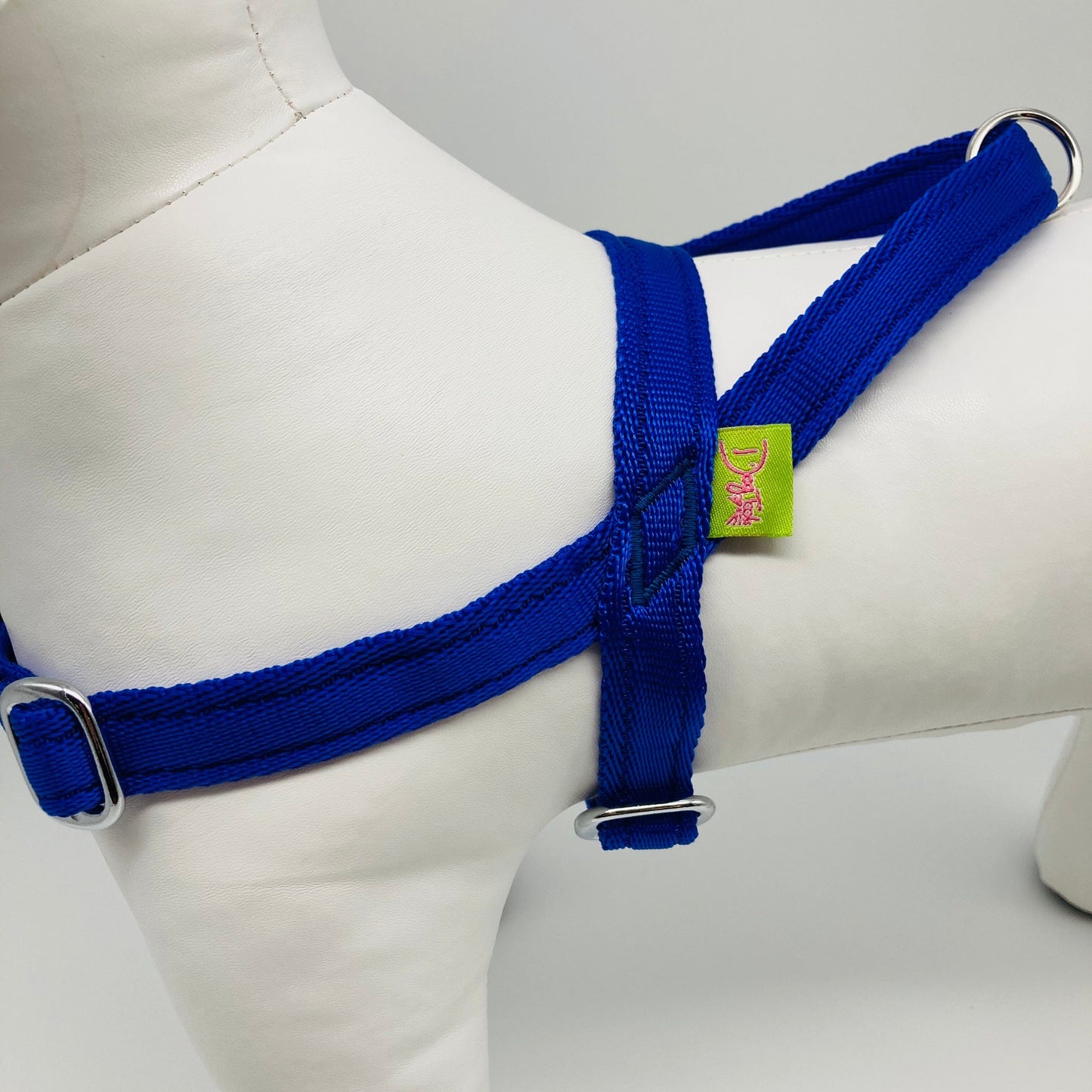 DogTools Hundegeschirr von der Seite gezeigt, mit korrosionsbeständig Materialien
