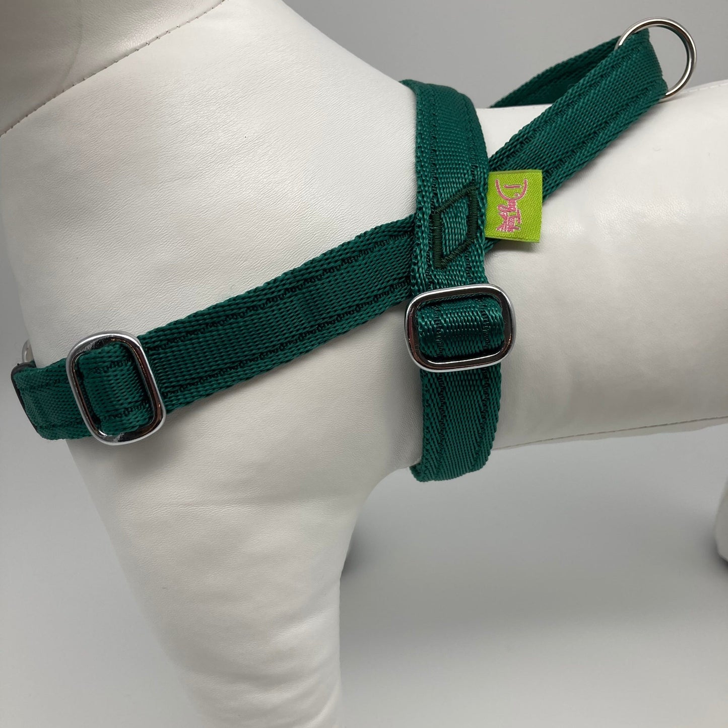 DogTools Hundegeschirr von der Seite gezeigt, mit korrosionsbeständig Materialien