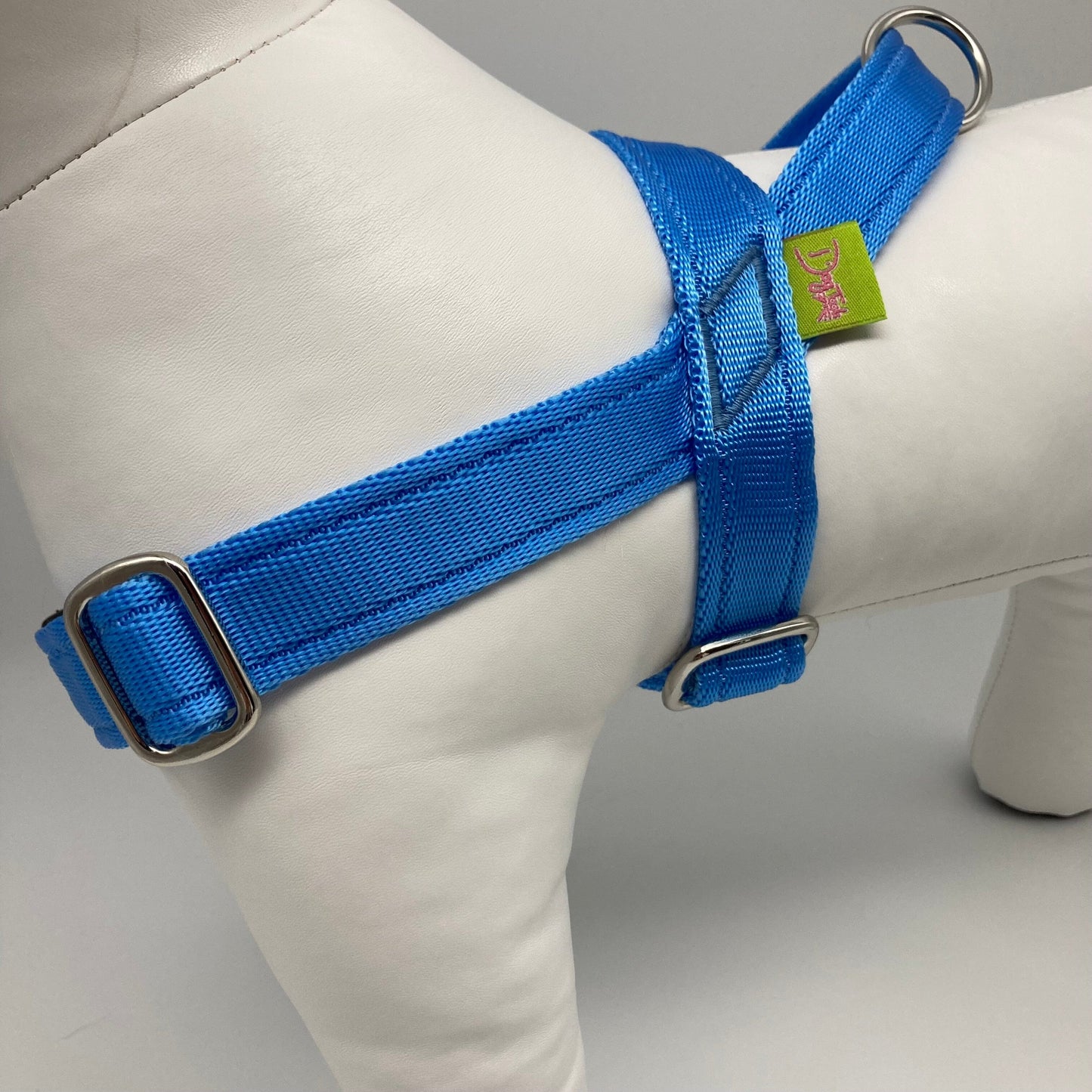 DogTools Hundegeschirr von der Seite gezeigt, mit korrosionsbeständig Materialien