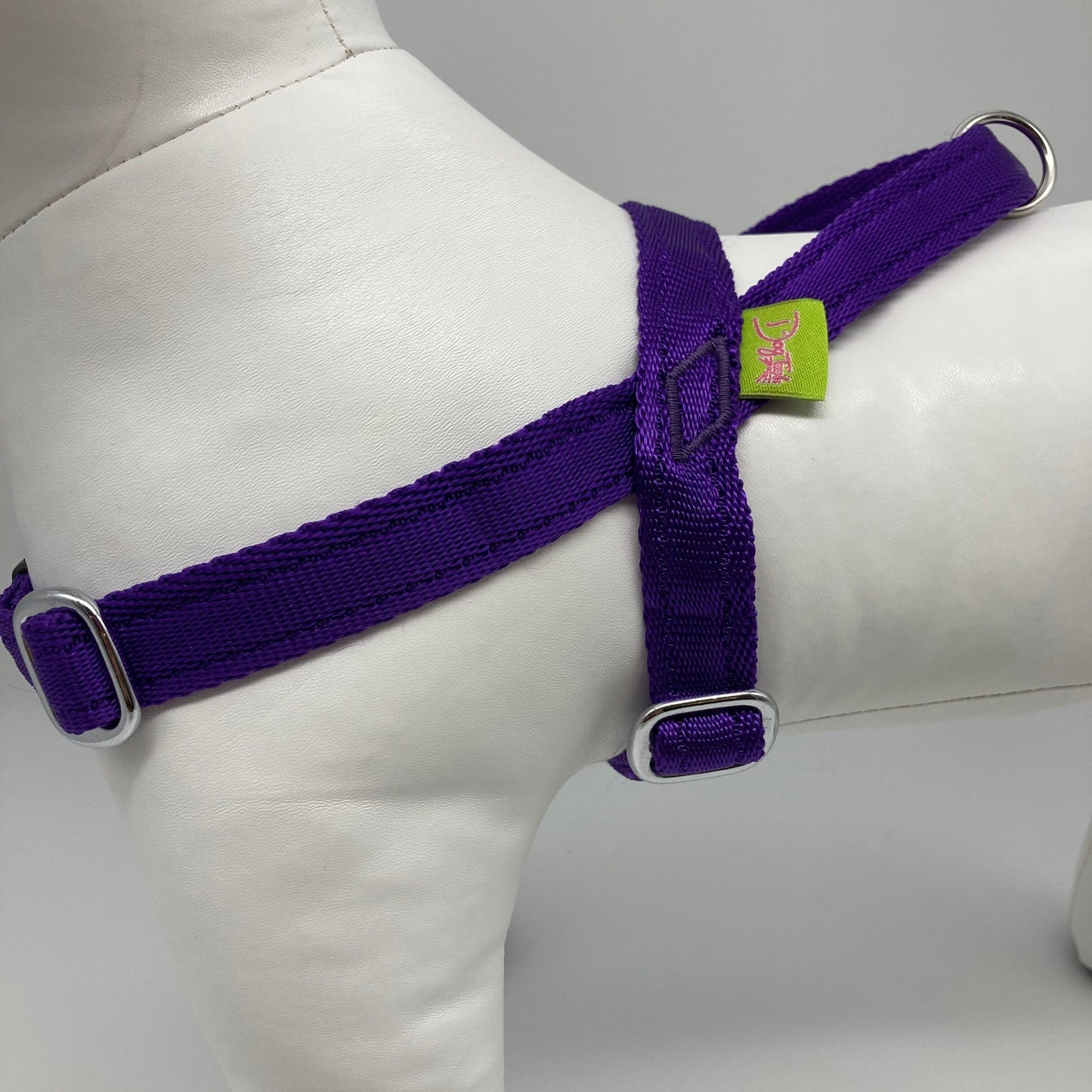 DogTools Hundegeschirr von der Seite gezeigt, mit korrosionsbeständig Materialien