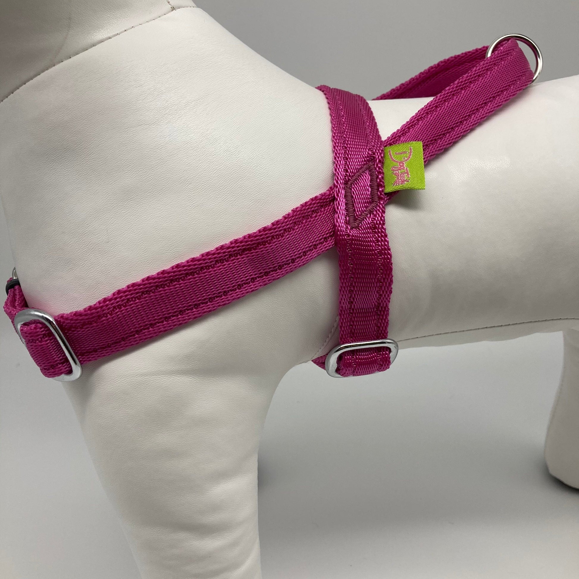 DogTools Hundegeschirr von der Seite gezeigt, mit korrosionsbeständig Materialien