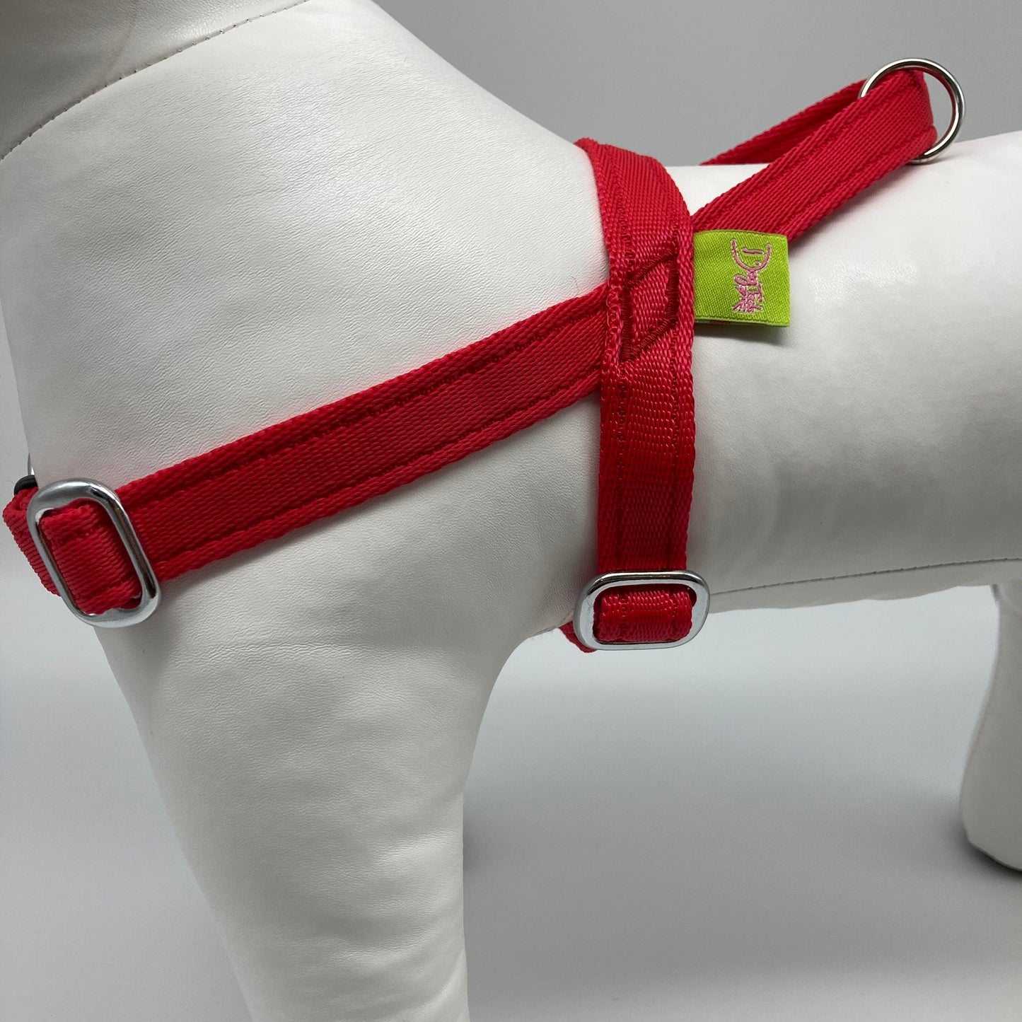 DogTools dog harness shown from the side, displaying the stainless stäel, rust free materials