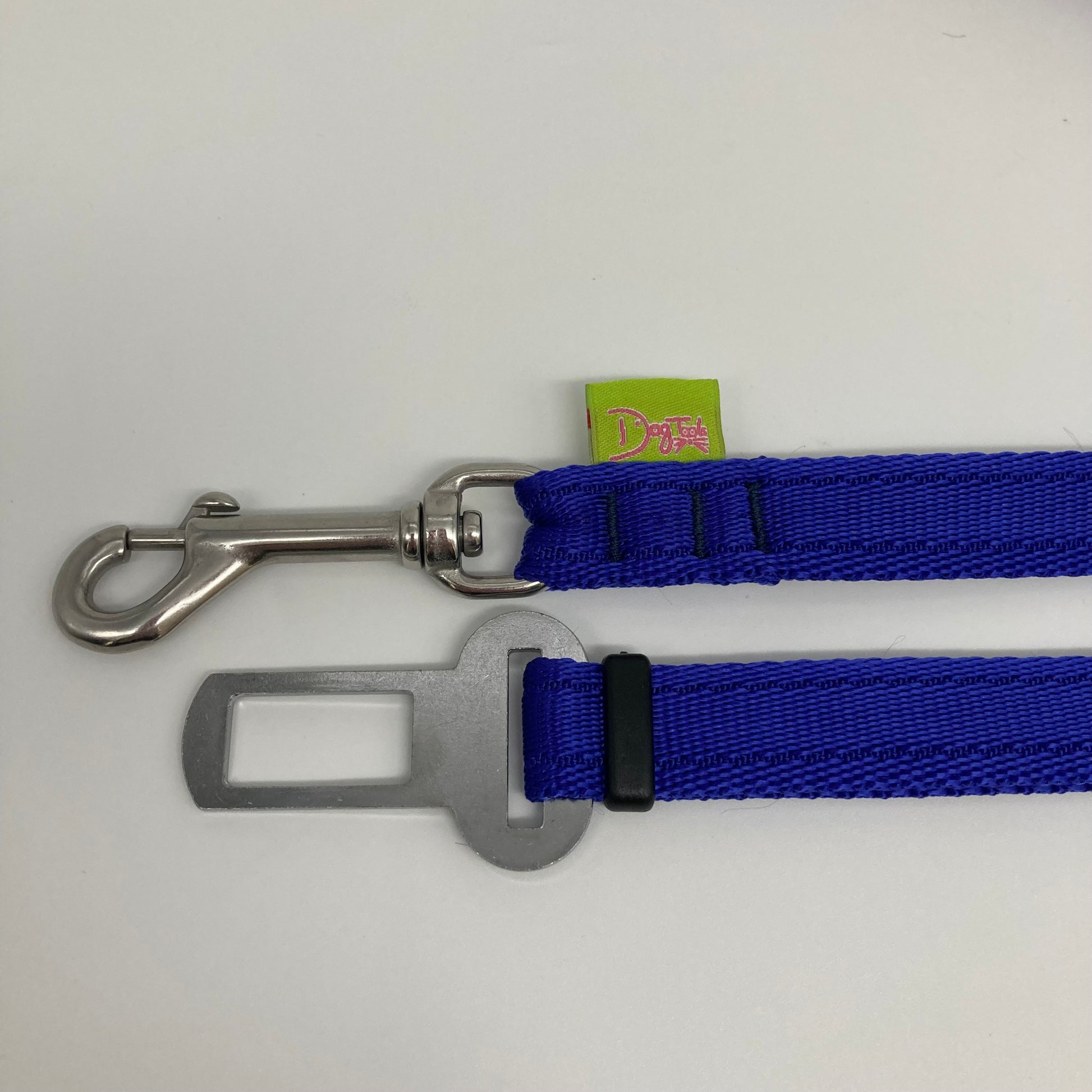 blue car safety belt, showing the stainless steel hook and the stainless steel buckle, applegreen label with the DogTools logo