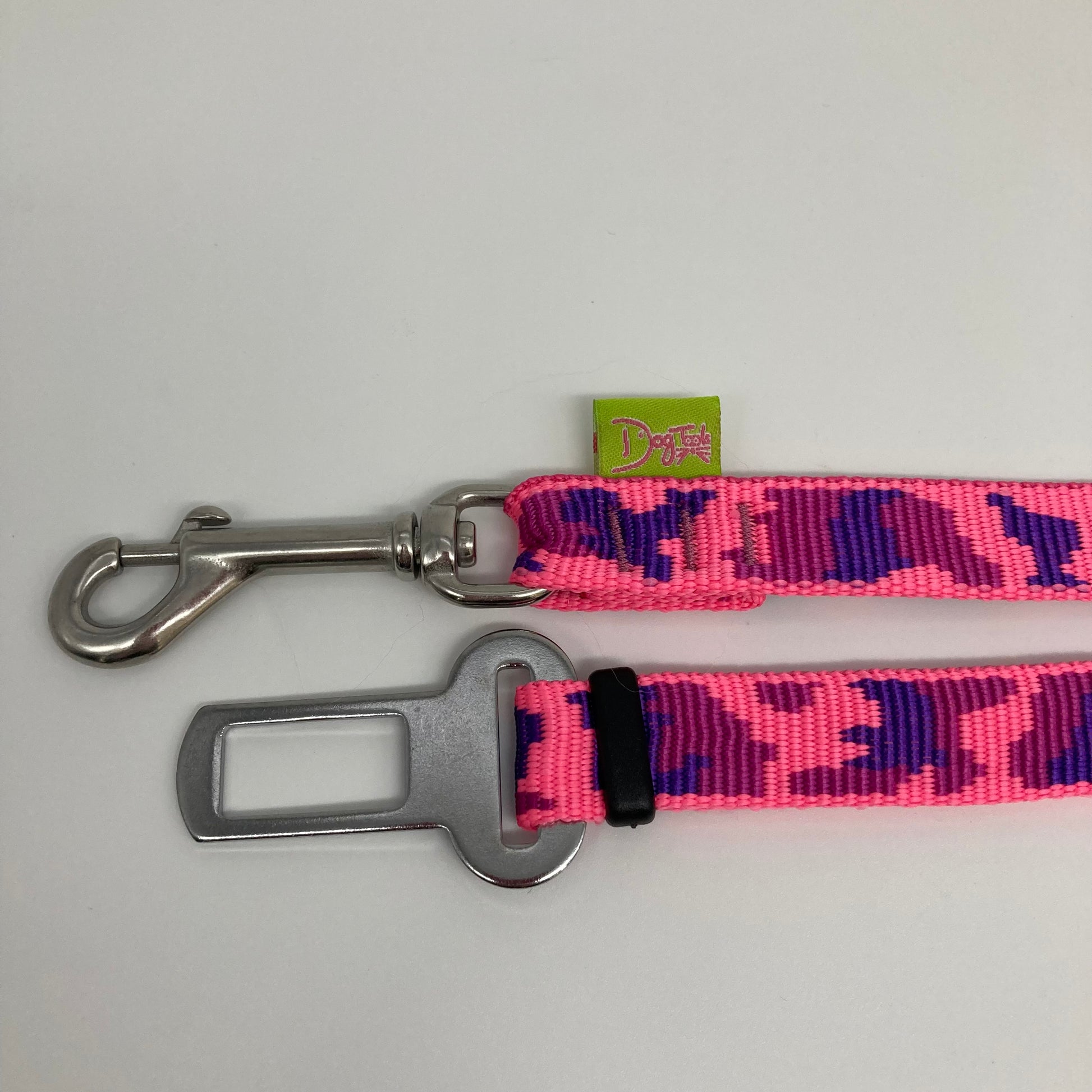army pink (army print in 3 colors, fushia, purple and pink) car safety belt, showing the stainless steel hook and the stainless steel buckle, applegreen label with the DogTools logo
