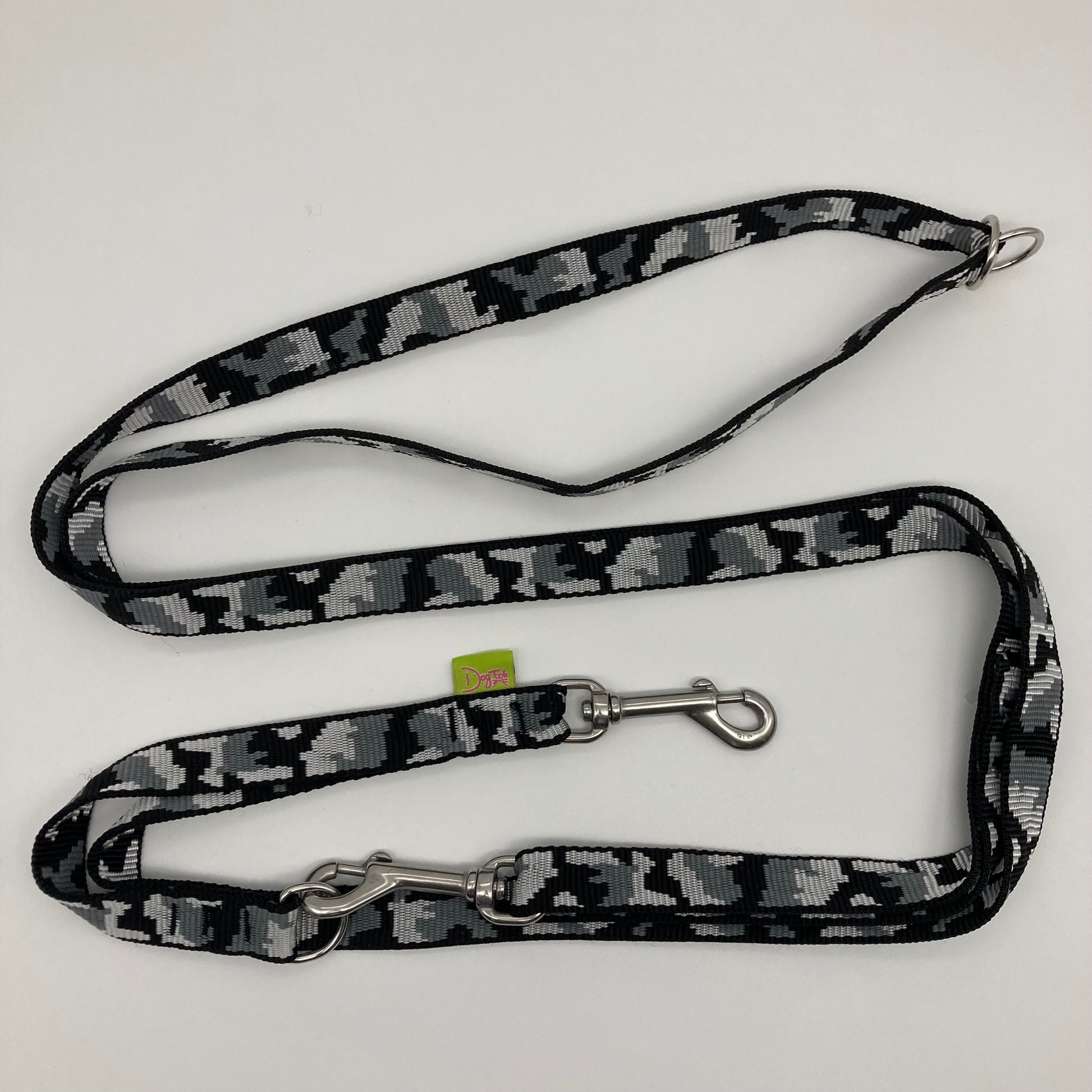 army grey (army print in 3 colors, dark grey, light grey and black)multifunctional leash in size small, shown in full