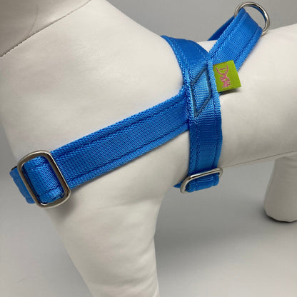 DogTools Hundegeschirr von der Seite gezeigt, mit korrosionsbeständig Materialien