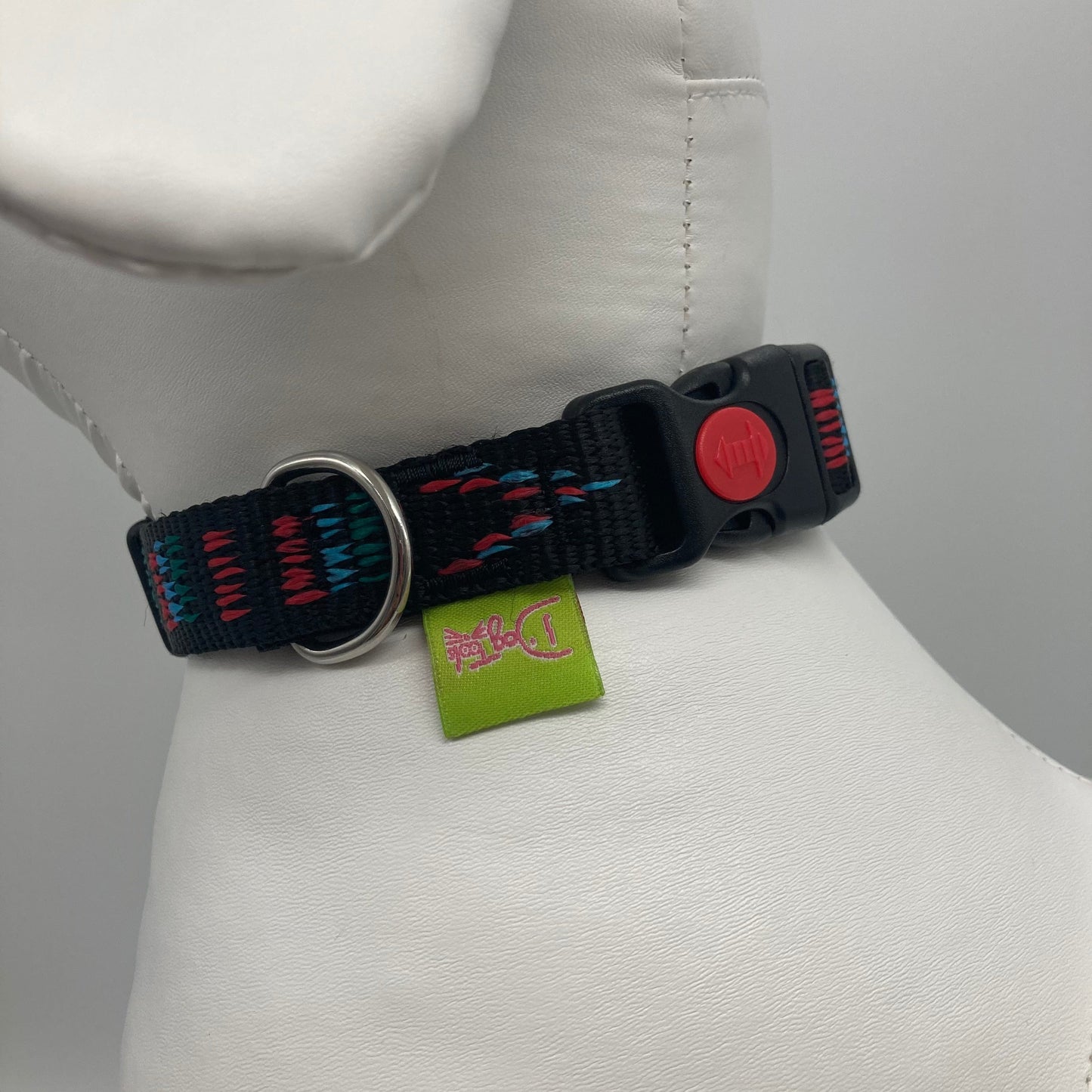 mit robusten Nähten und Verschluss