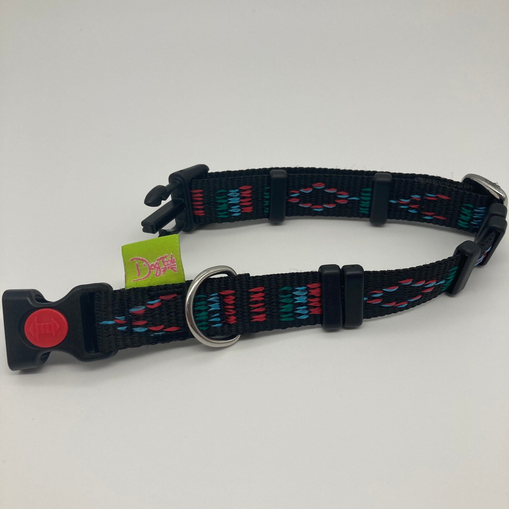 Schützt deinen Hund – und deine Familie. Das DogTools-Halsband schützt das Flohhalsband vor Schmutz, Wasser und Hautkontakt