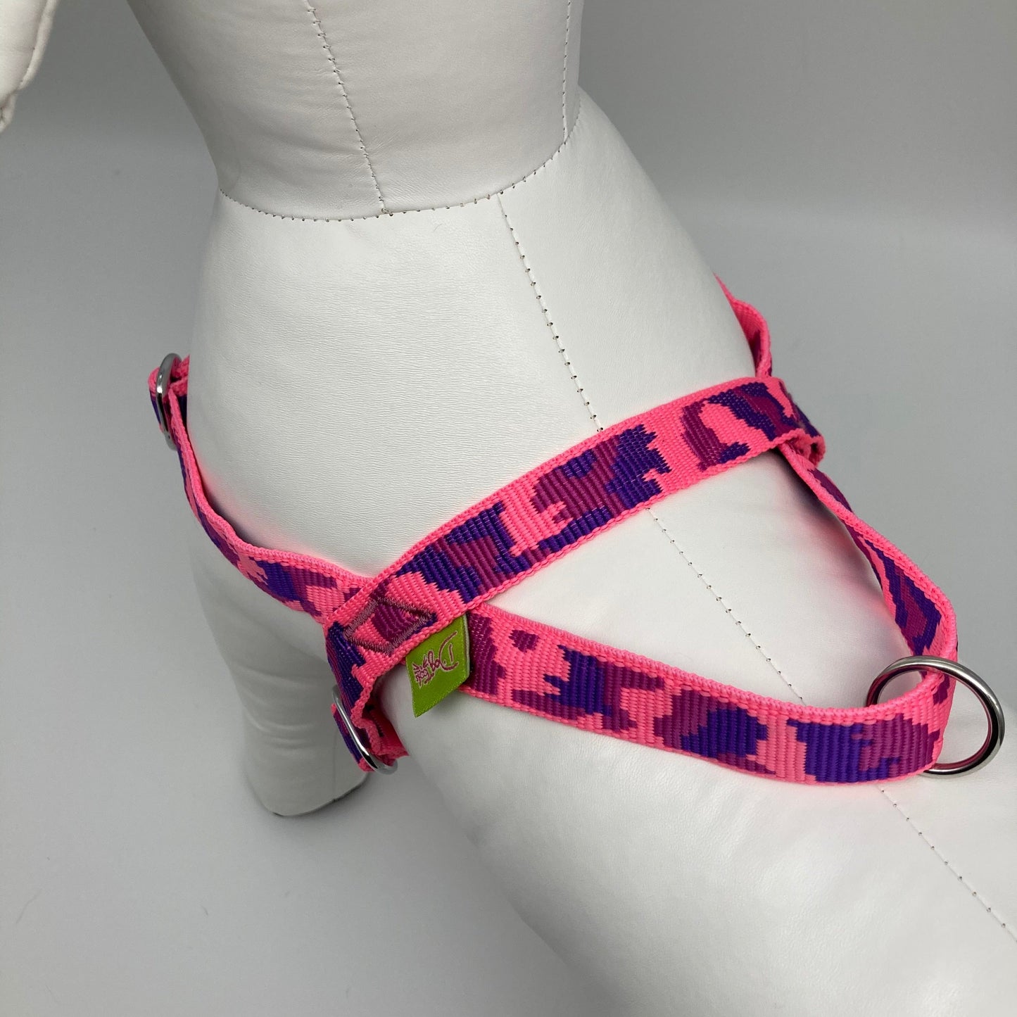 DogTools no pull Hunde Geschirr von oben auf den Rücken gezeigt, mit Schlaufe fur schnelles Greifen 